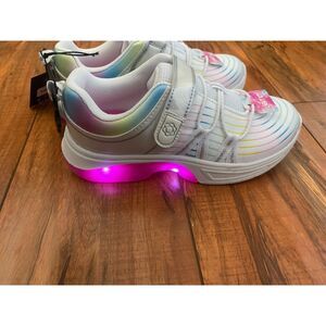 Athletic Works Girl's Low Top Light Up Sneakers sz 2